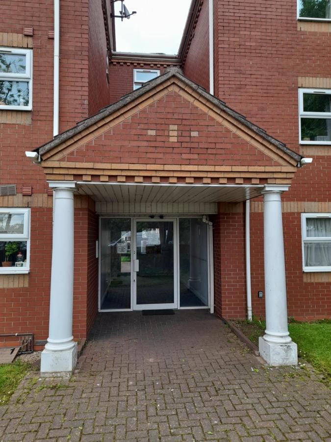 Comfortable 2 Bed Apartment 2Nd Floor Contractors Families Close To City Centre Occasional Bed Available Coventry Exterior photo